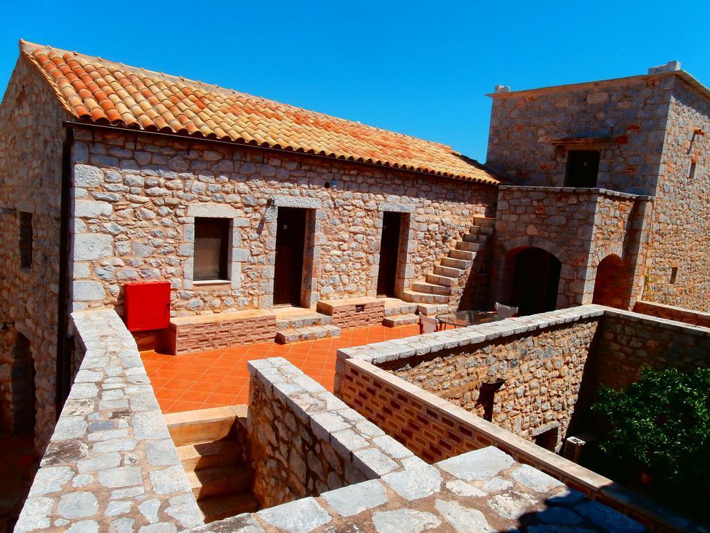 Отель Pirgoi Edem Pyrgos Dirou Экстерьер фото