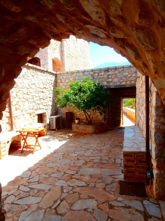 Отель Pirgoi Edem Pyrgos Dirou Экстерьер фото