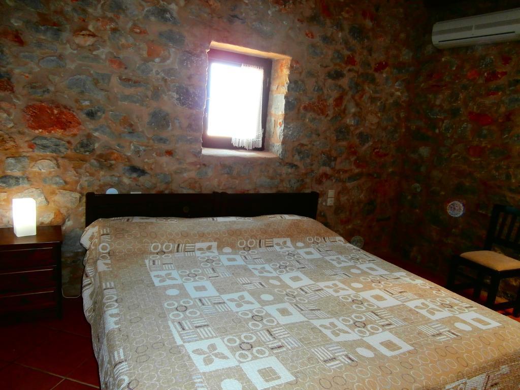 Отель Pirgoi Edem Pyrgos Dirou Номер фото