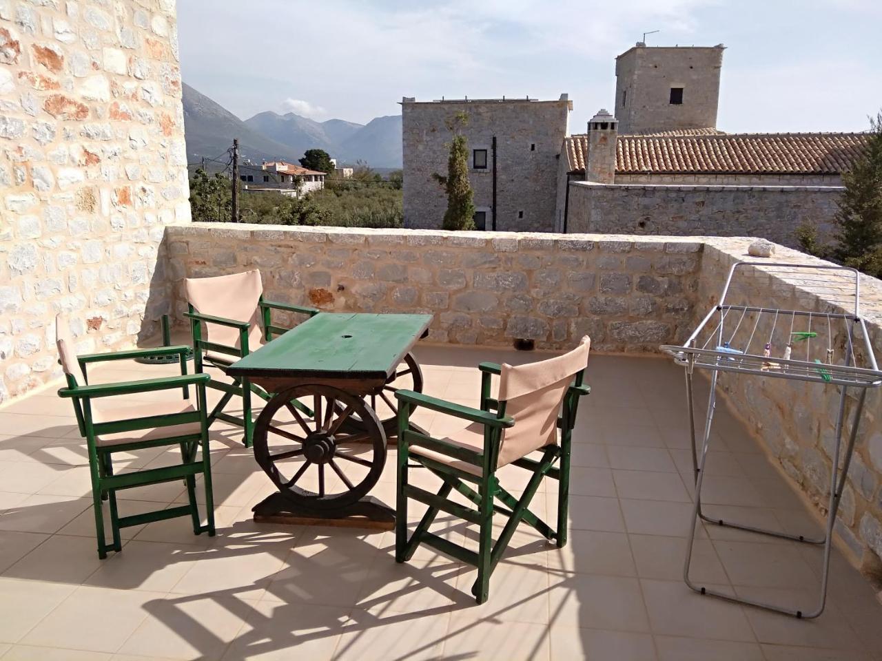 Отель Pirgoi Edem Pyrgos Dirou Экстерьер фото